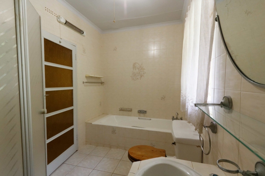 5 Bedroom Property for Sale in Wilkoppies North West